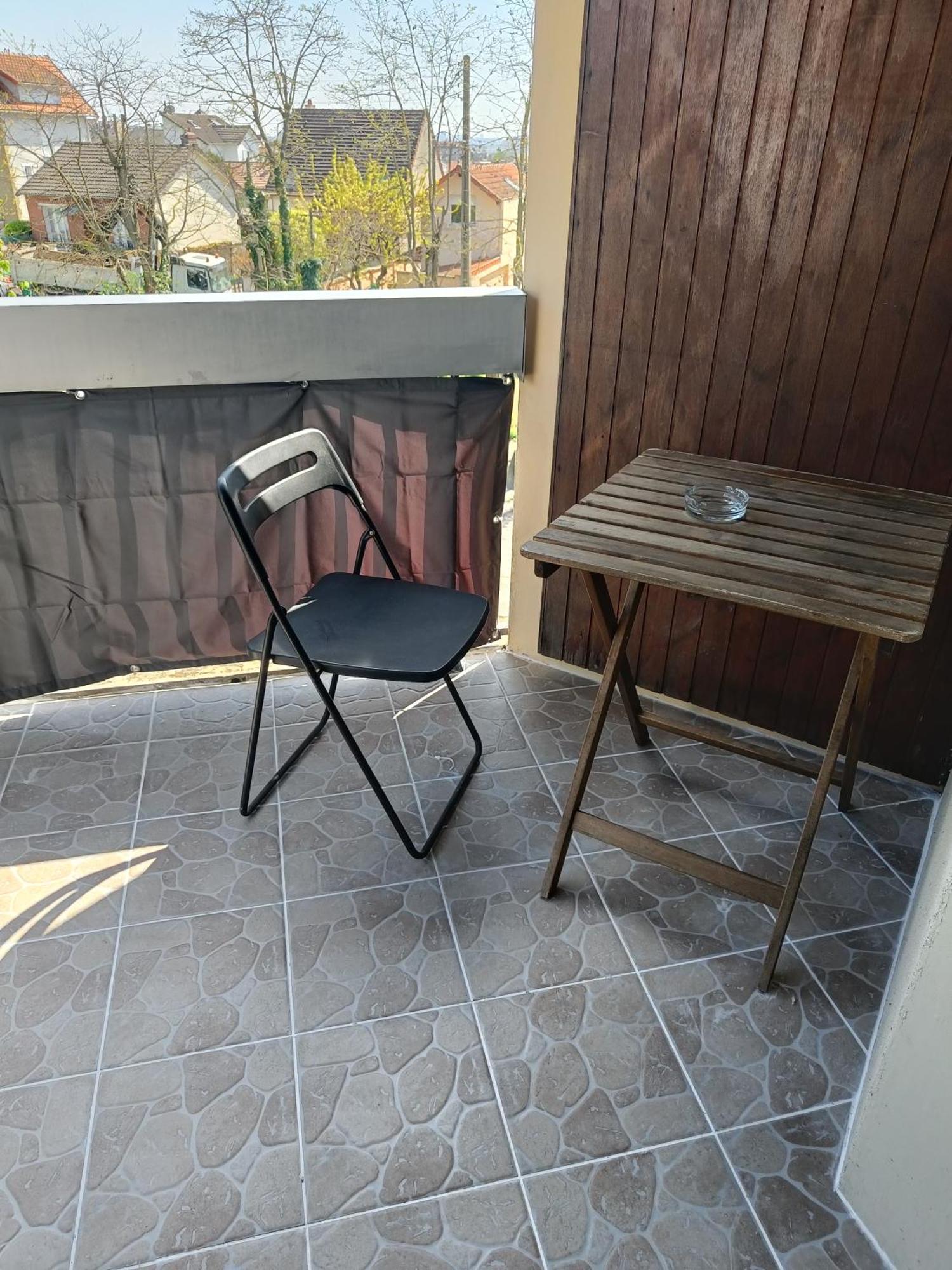 Studio Equipe Pres De Paris Argenteuil Exterior photo